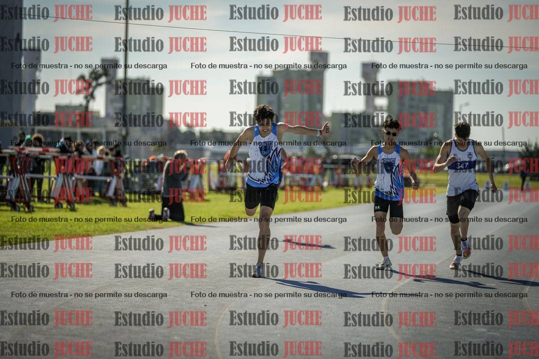 Fotos de los 400 m llanos de varones
