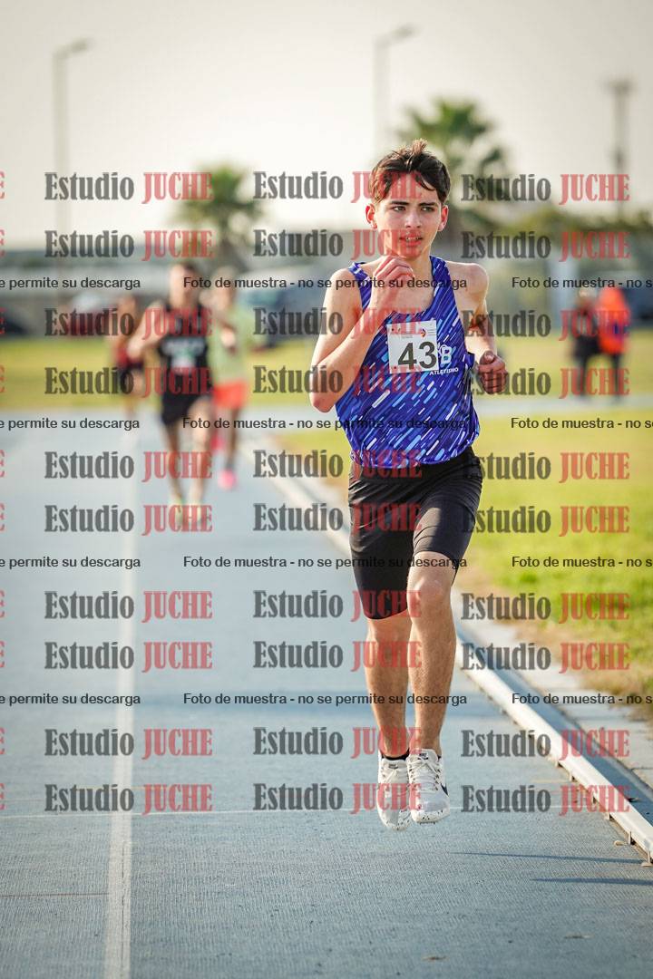 Fotos de los 3000 m llanos de varones