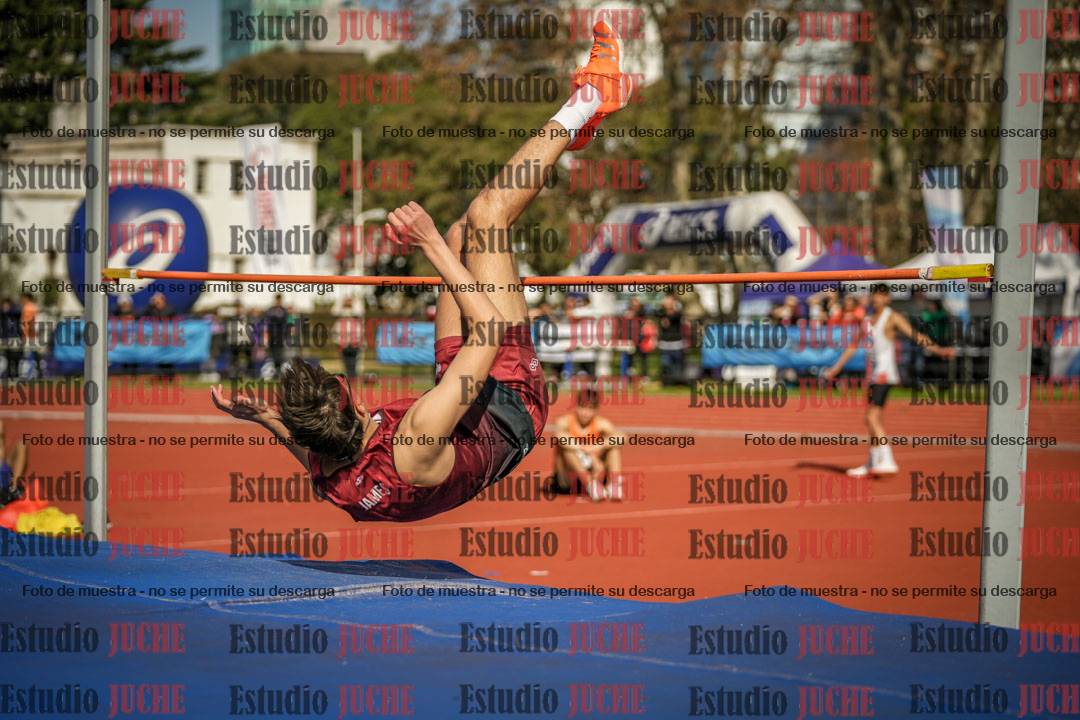 Fotos del salto en alto de varones