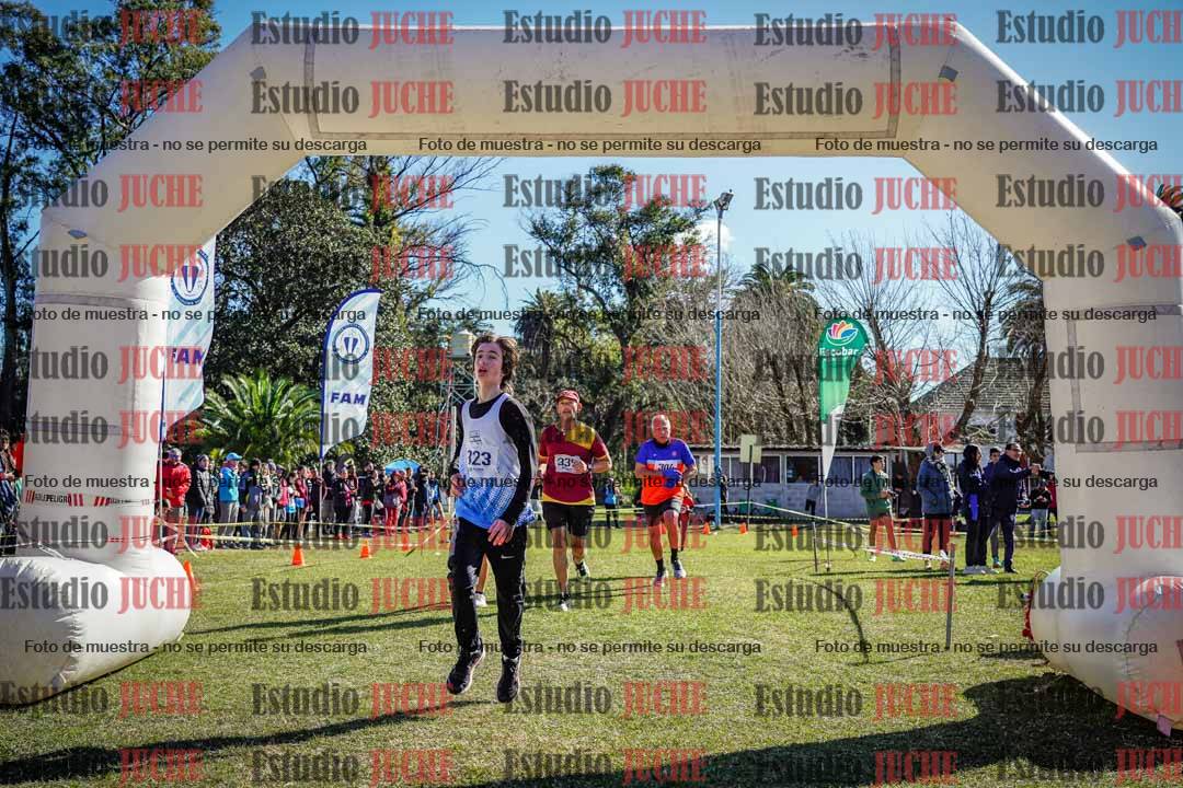 Fotos de la llegada del cross de 1500 m