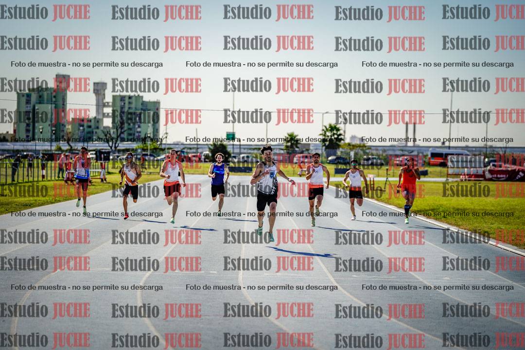 Fotos de los 400 m llanos de varones