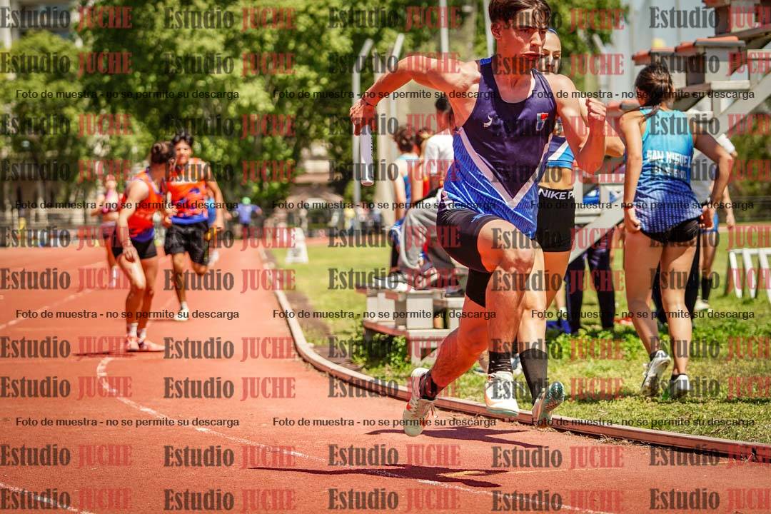Fotos de las Postas 8x200 m de mujeres y varones - FINAL