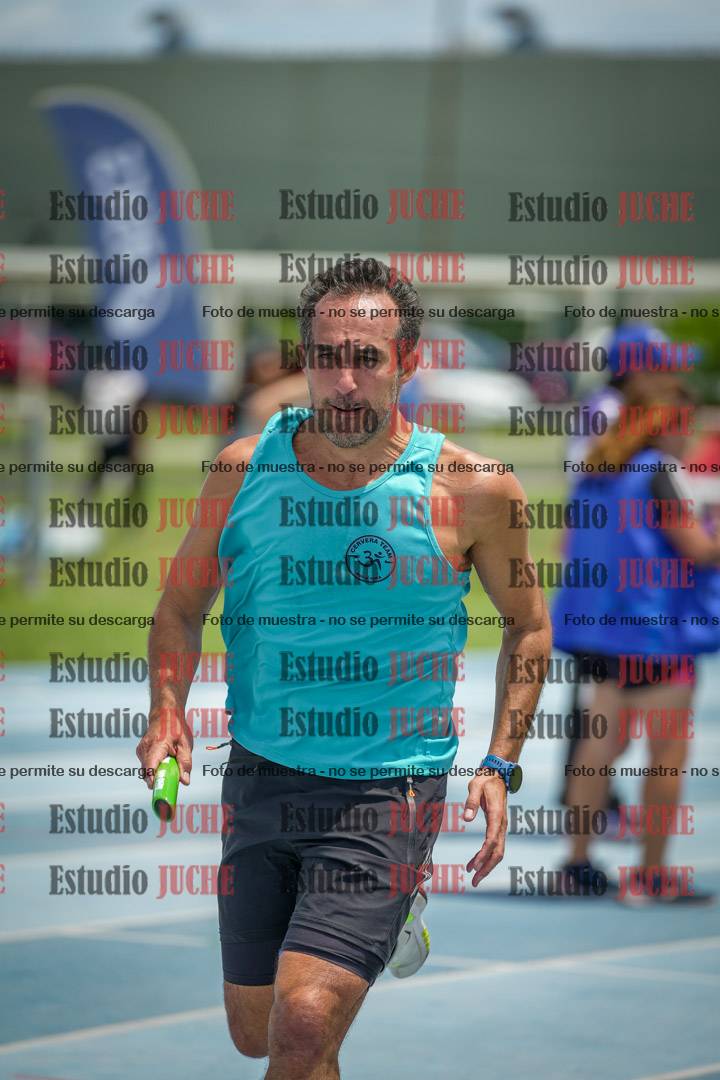 Fotos durante el transcurso de los relevos 20' para running teams - serie 2