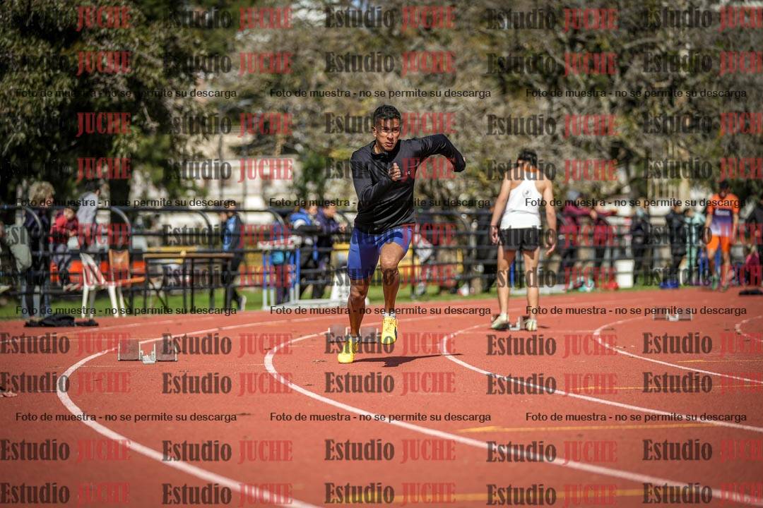 Fotos de los 200 m llanos de varones