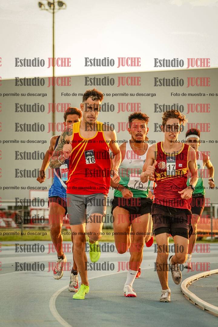Fotos de los 3000 m llanos de varones