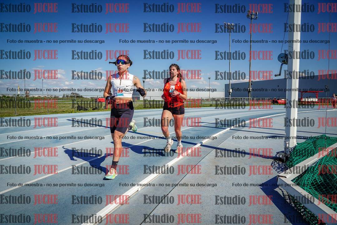 Fotos de los 5000 m llanos de mujeres y varones