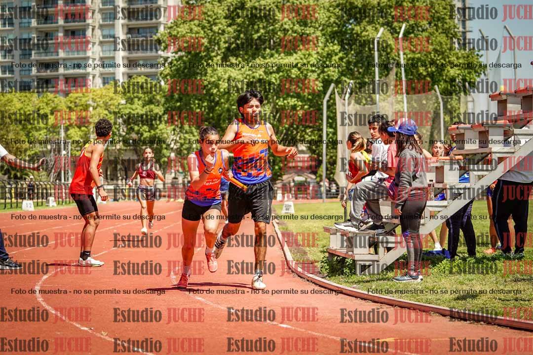 Fotos de las Postas 8x200 m de mujeres y varones - FINAL