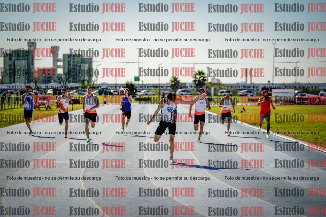 Fotos de los 400 m llanos de varones