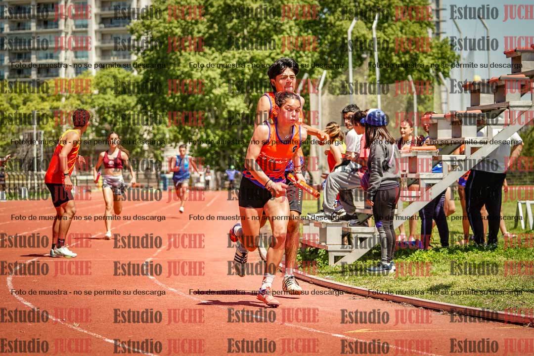 Fotos de las Postas 8x200 m de mujeres y varones - FINAL