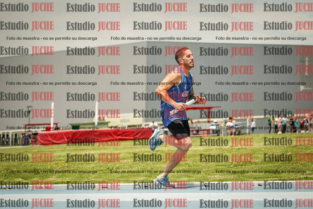Fotos durante el transcurso de los relevos 20' para running teams - serie 2