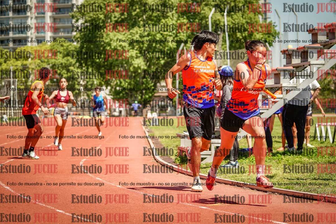 Fotos de las Postas 8x200 m de mujeres y varones - FINAL