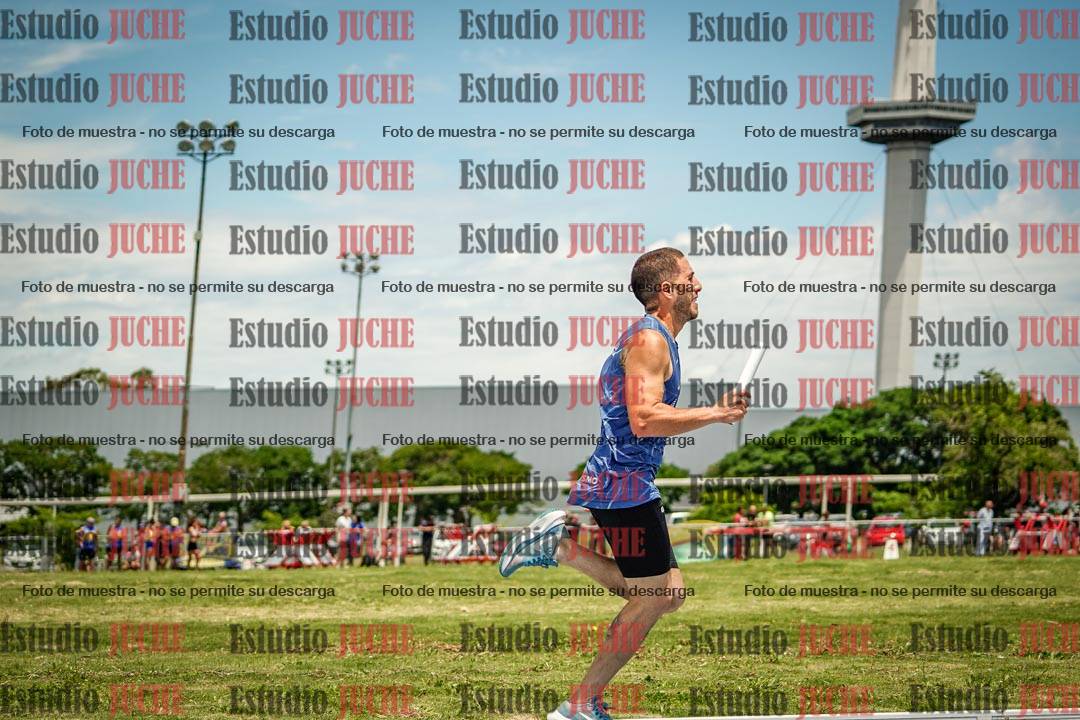 Fotos durante el transcurso de los relevos 20' para running teams - serie 2