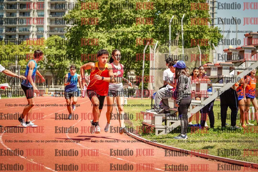 Fotos de las Postas 8x200 m de mujeres y varones - FINAL