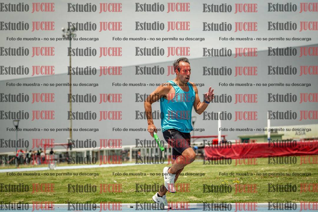 Fotos durante el transcurso de los relevos 20' para running teams - serie 2