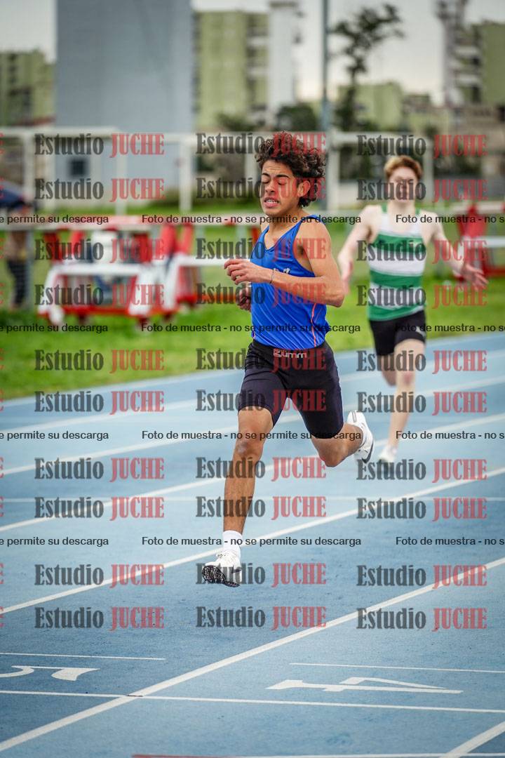 Fotos de los 300 m llanos de varones - U17