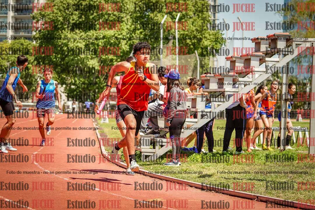 Fotos de las Postas 8x200 m de mujeres y varones - FINAL