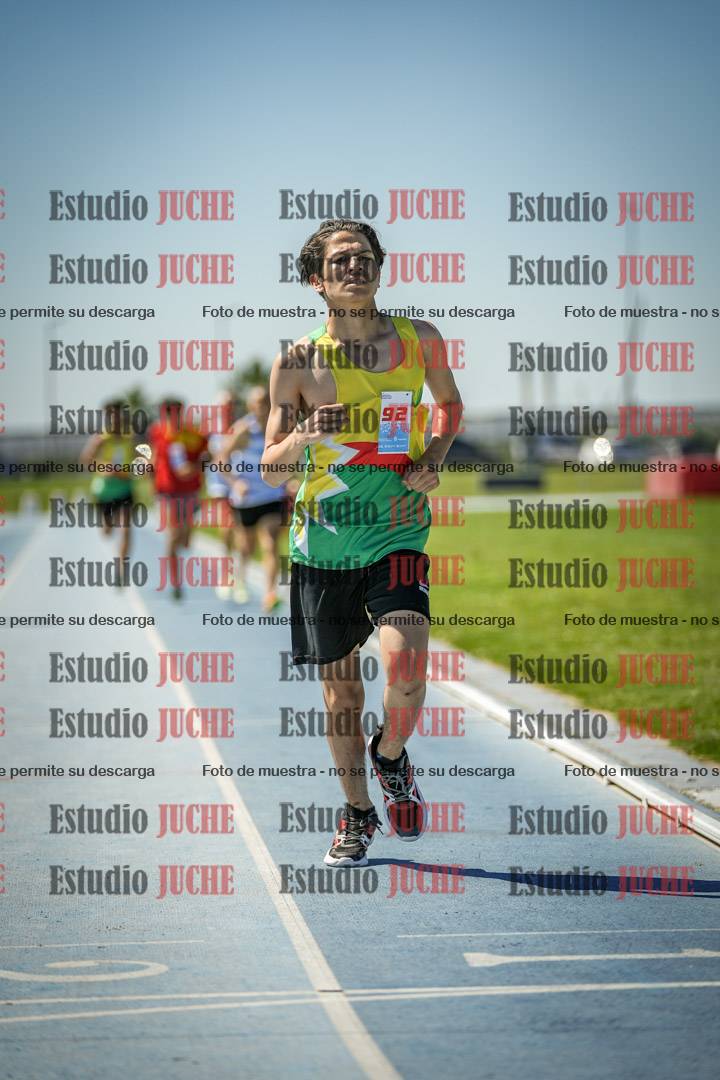 Fotos de los 800 m llanos de varones