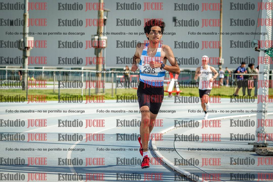 Fotos de los 3000 m llanos de varones