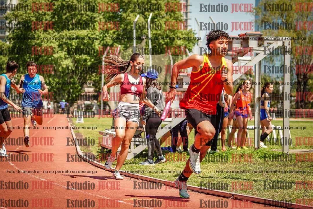 Fotos de las Postas 8x200 m de mujeres y varones - FINAL