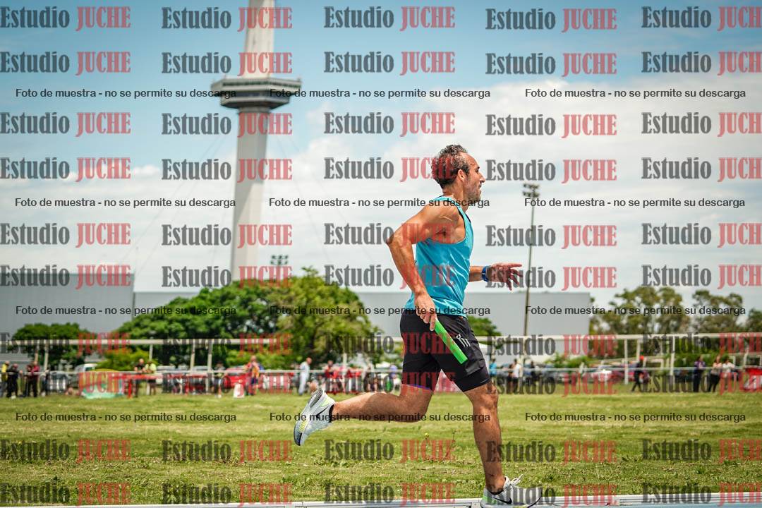 Fotos durante el transcurso de los relevos 20' para running teams - serie 2