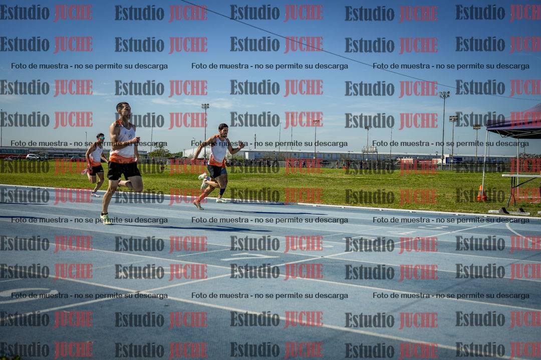 Fotos de los 400 m llanos de varones