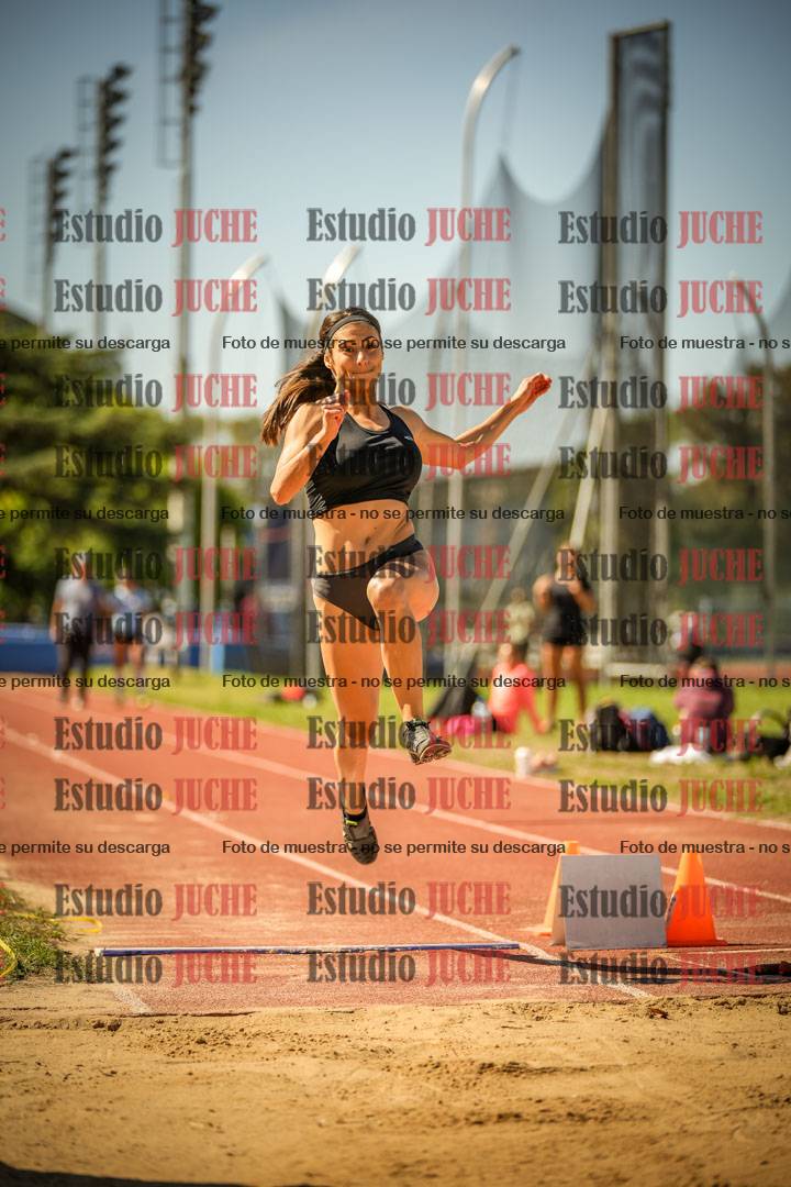 Fotos del salto en largo de mujeres