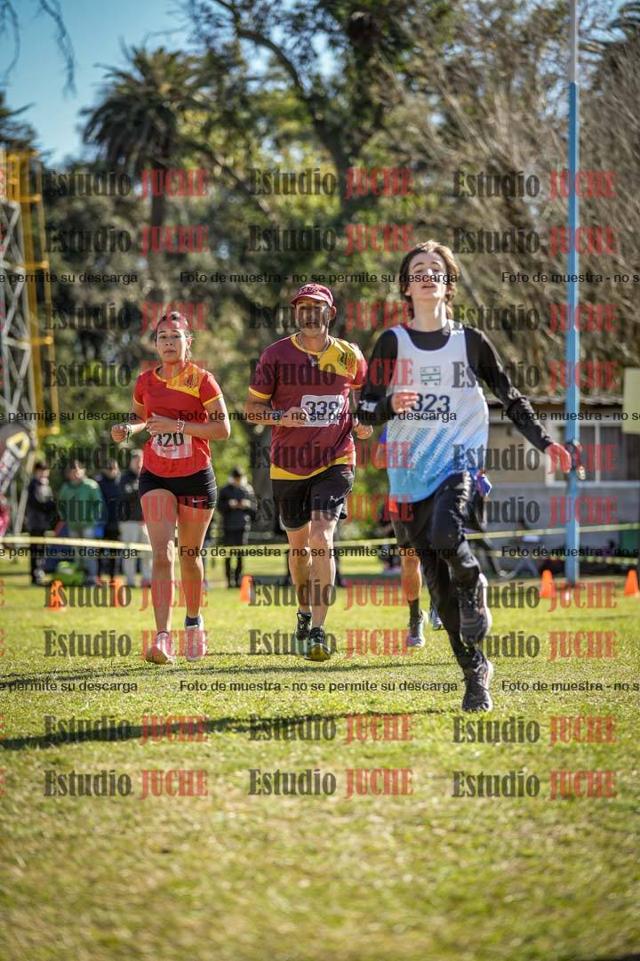 Fotos de la llegada del cross de 1500 m