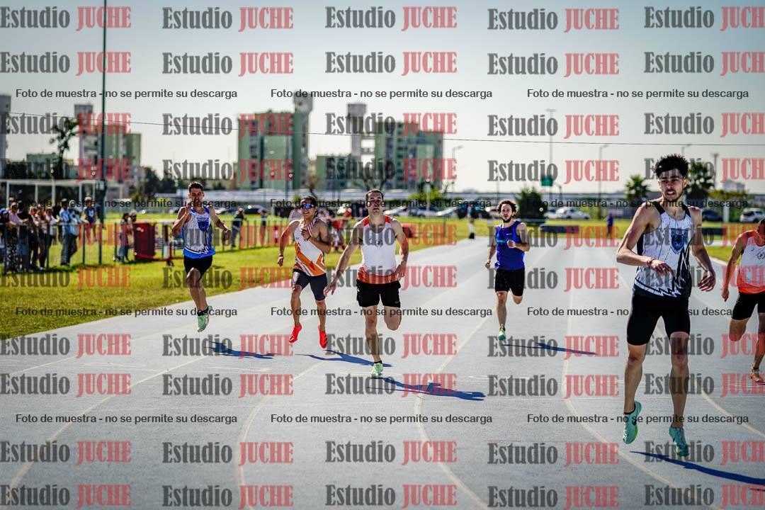Fotos de los 400 m llanos de varones