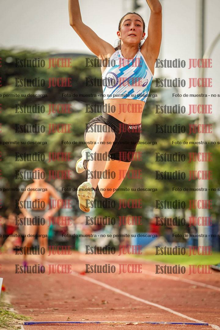 Fotos del salto en largo de mujeres