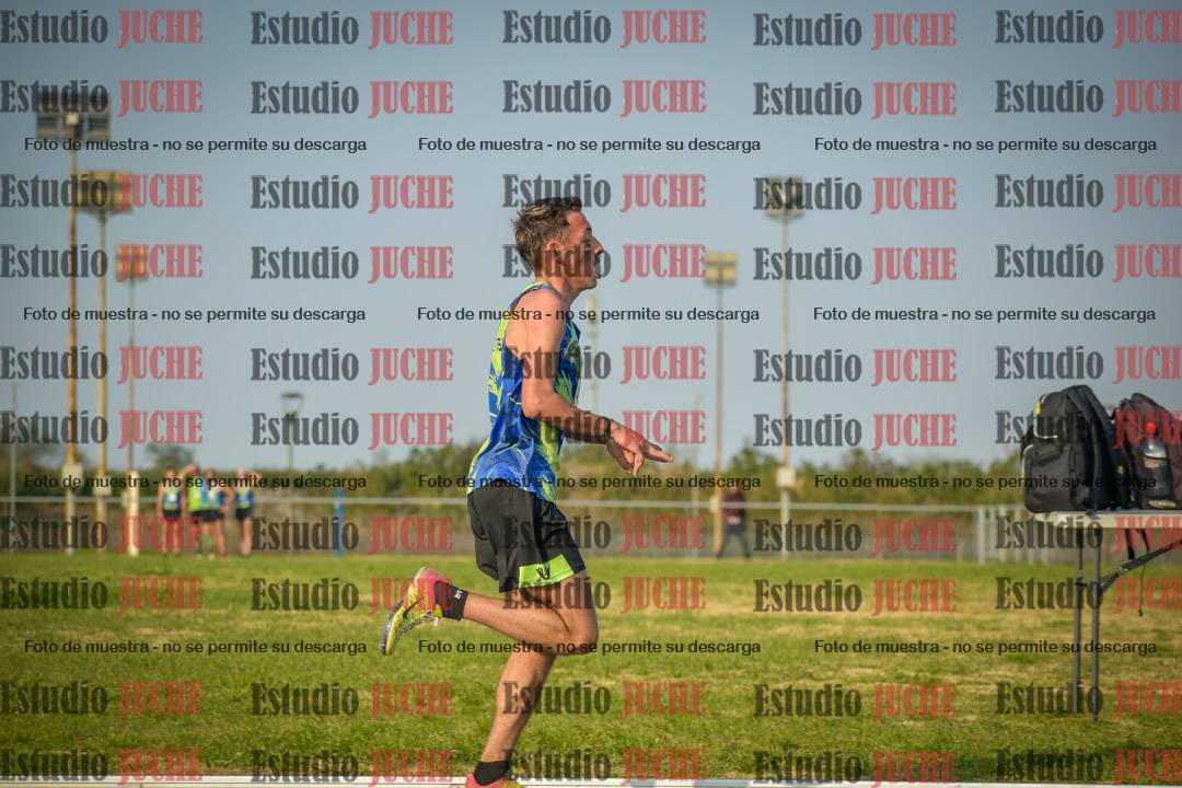 Fotos de los 3000 m llanos de varones