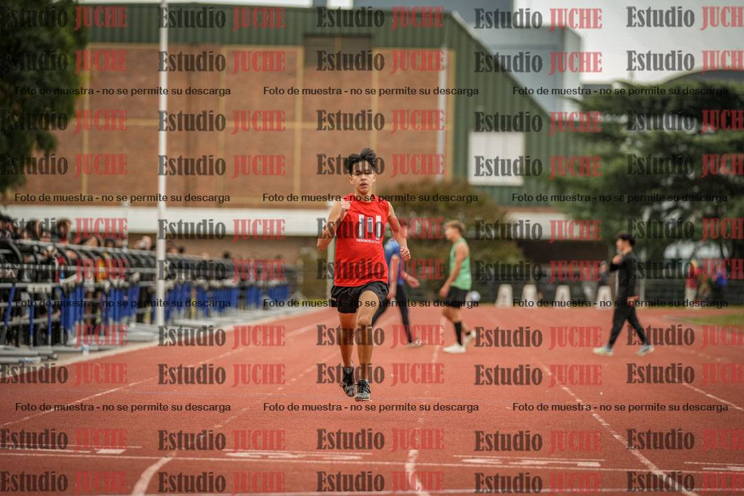 Fotos de los 400 m llanos de varones