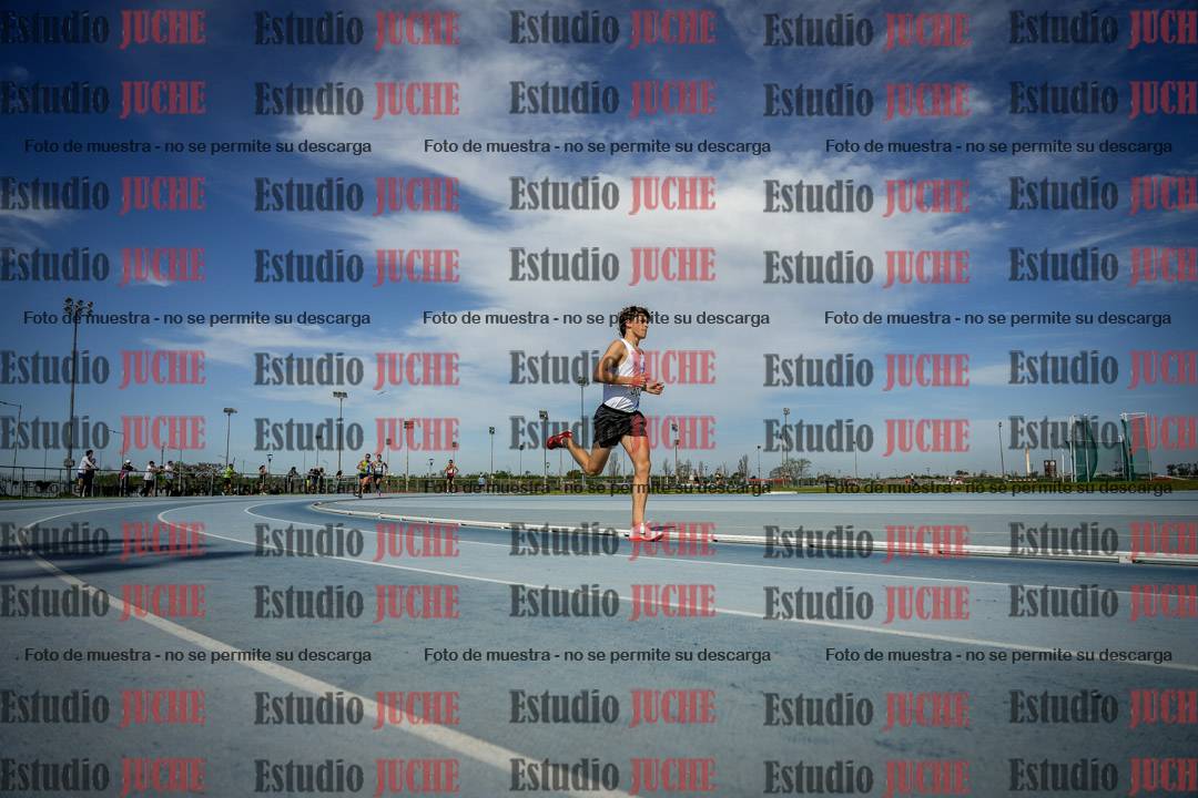 Fotos de los 3000 m llanos de varones