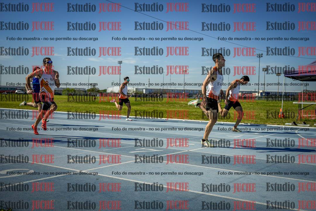 Fotos de los 400 m llanos de varones