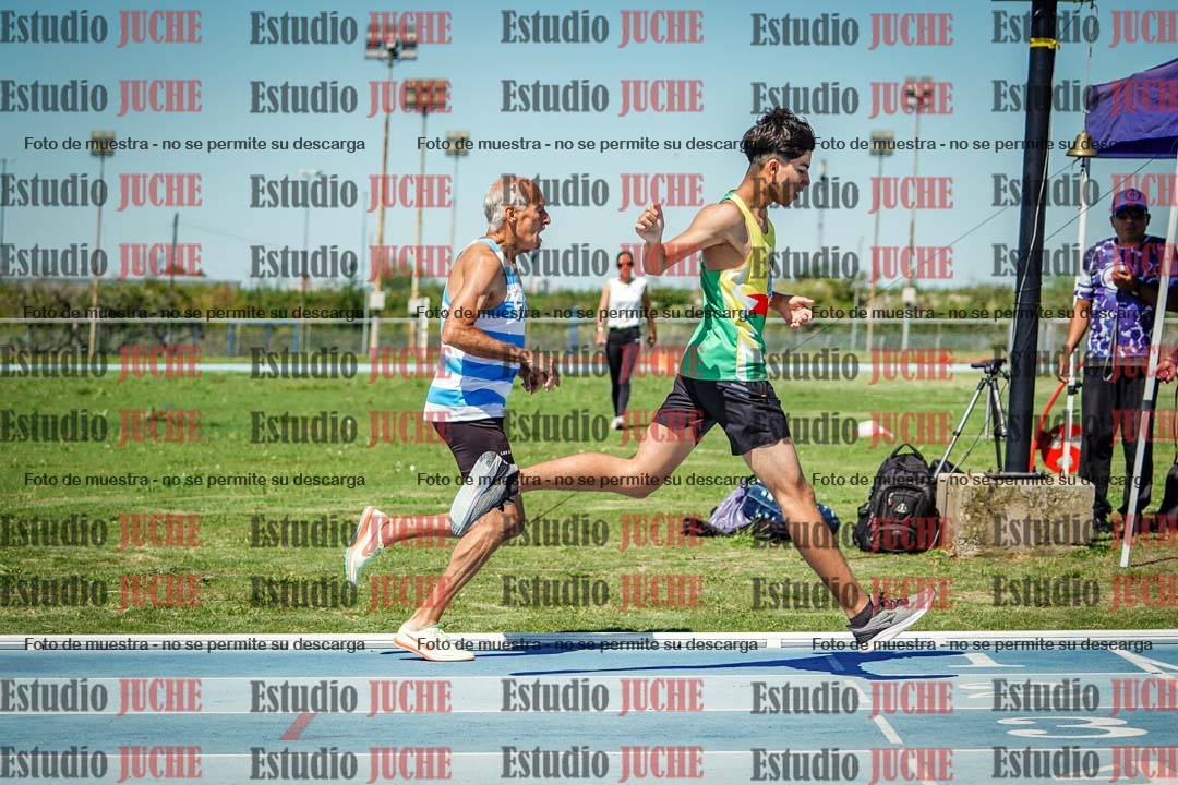 Fotos de los 800 m llanos de varones