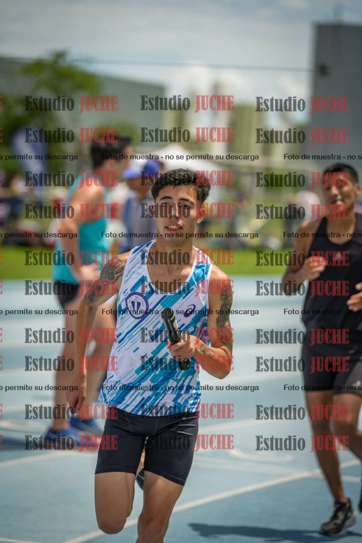 Fotos durante el transcurso de los relevos 20' para running teams - serie 2