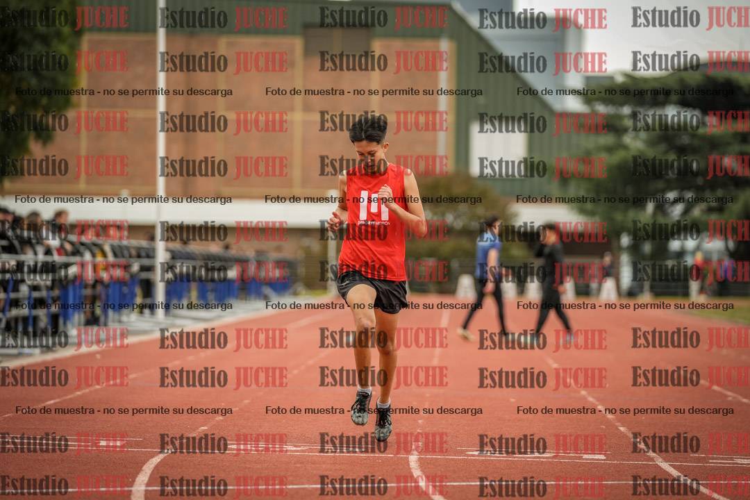 Fotos de los 400 m llanos de varones