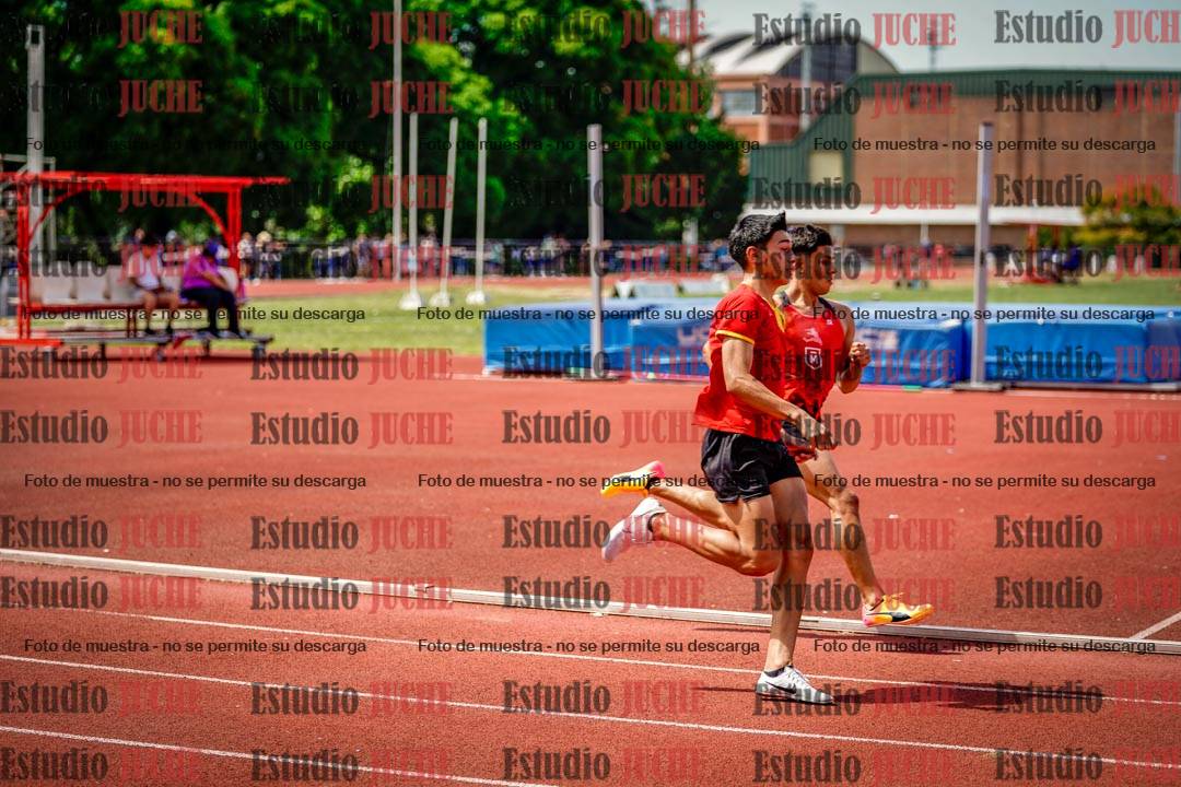 Fotos de los 400 m llanos de varones