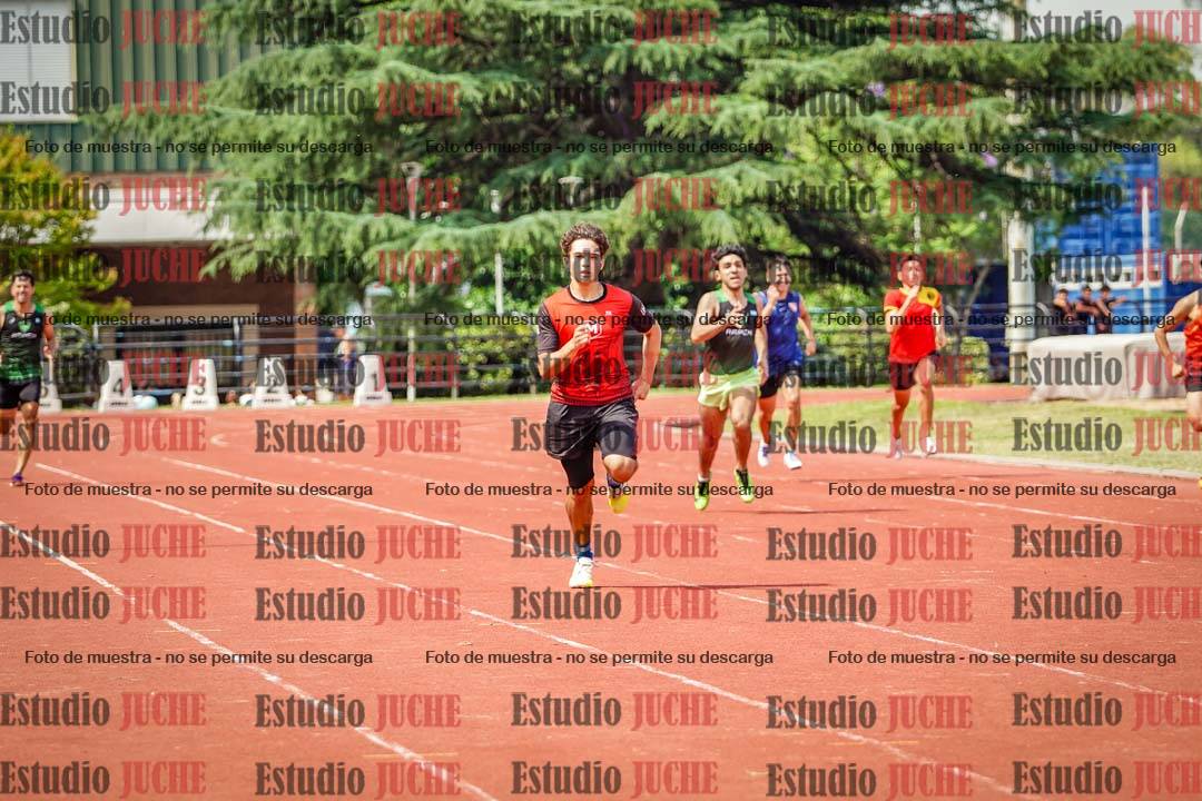 Fotos de los 400 m llanos de varones