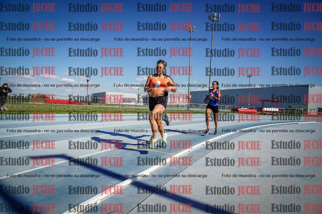 Fotos de los 5000 m llanos de mujeres y varones