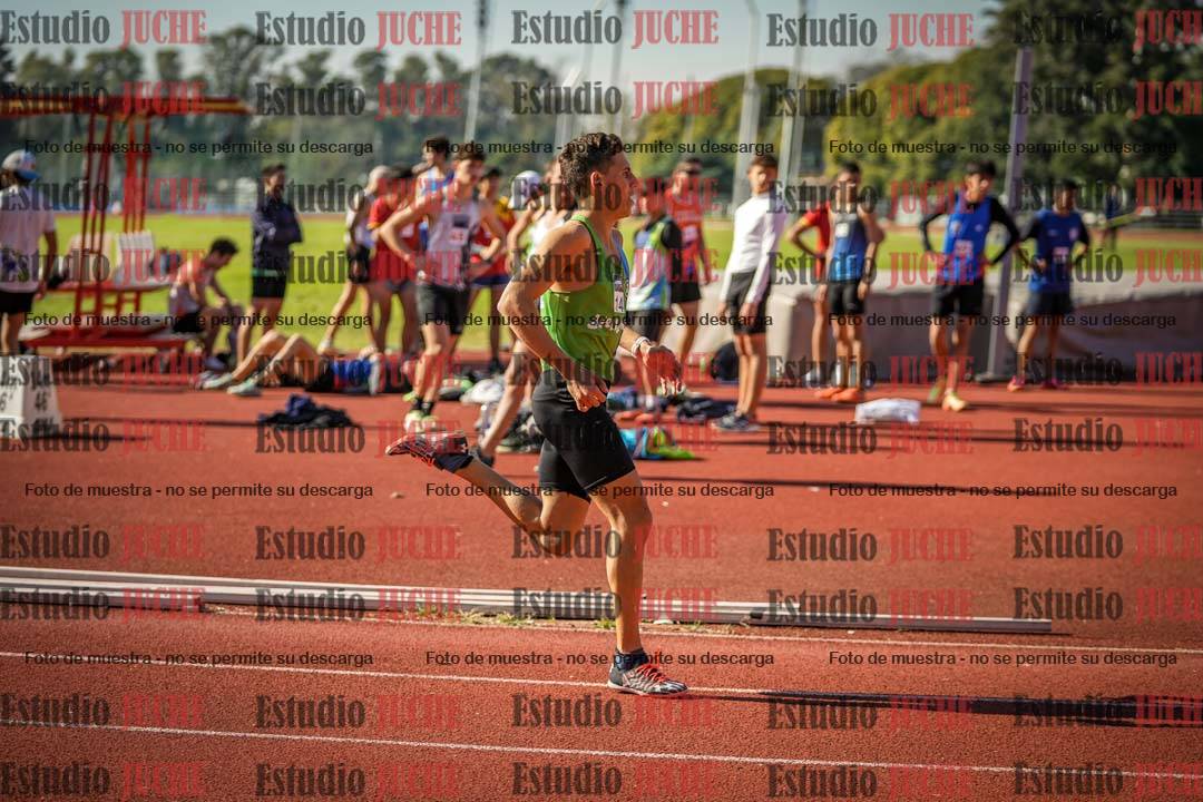 Fotos de los 800 m llanos de varones