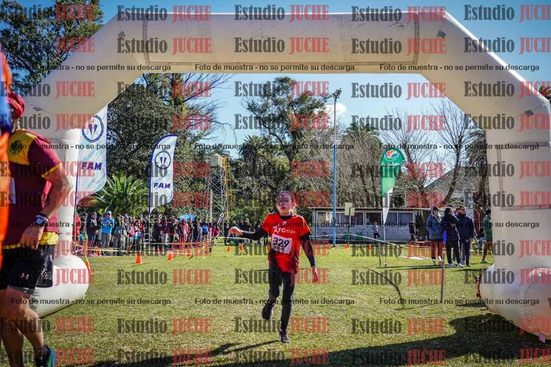 Fotos de la llegada del cross de 1500 m