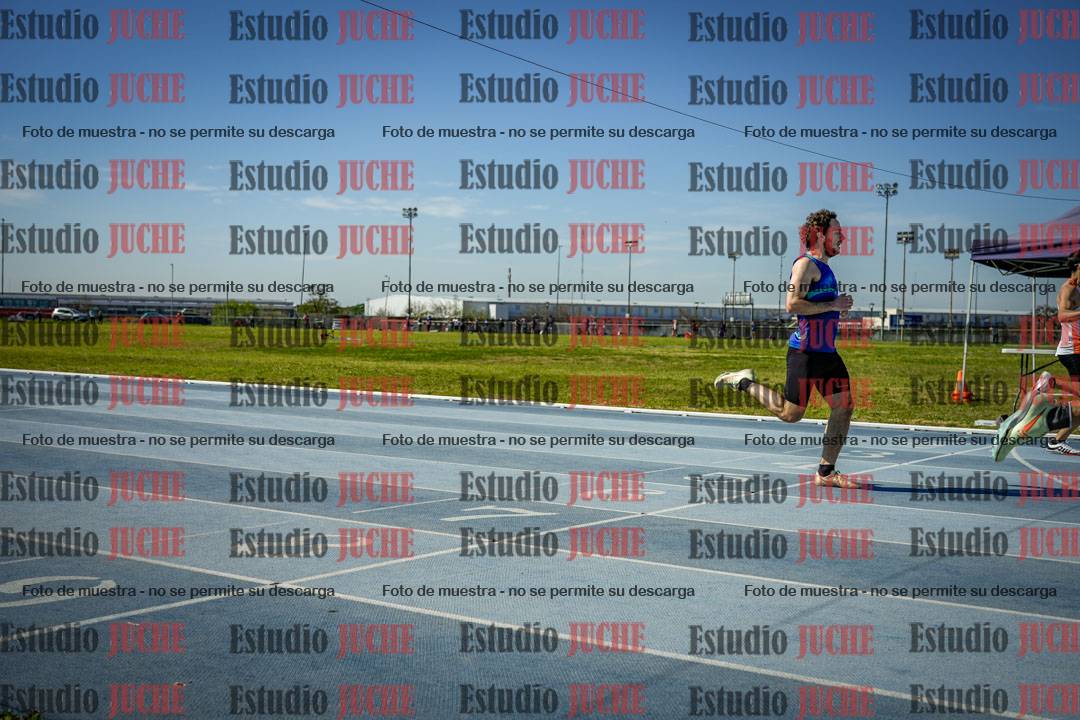 Fotos de los 400 m llanos de varones
