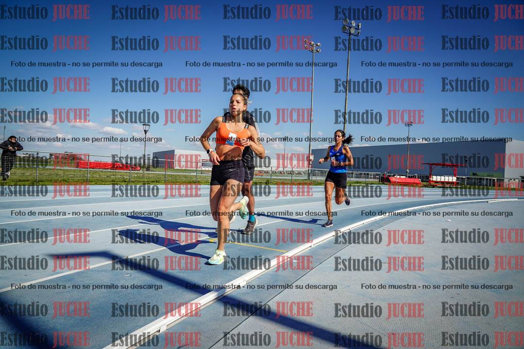 Fotos de los 5000 m llanos de mujeres y varones