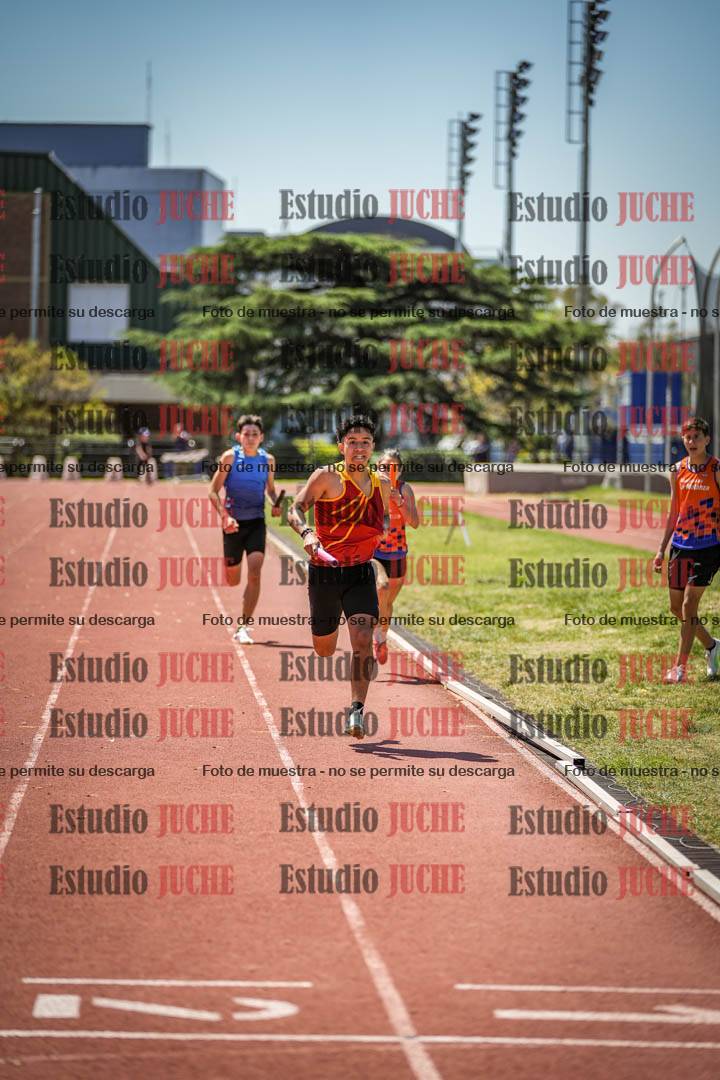 Fotos de las Postas 8x200 m de mujeres y varones - FINAL