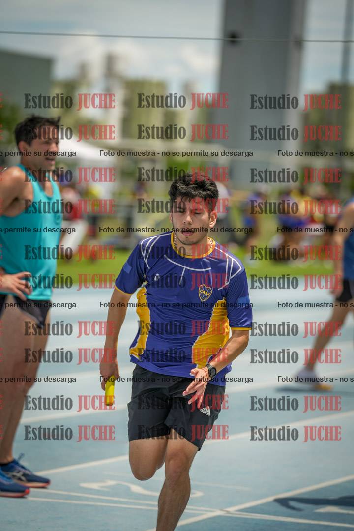 Fotos durante el transcurso de los relevos 20' para running teams - serie 2