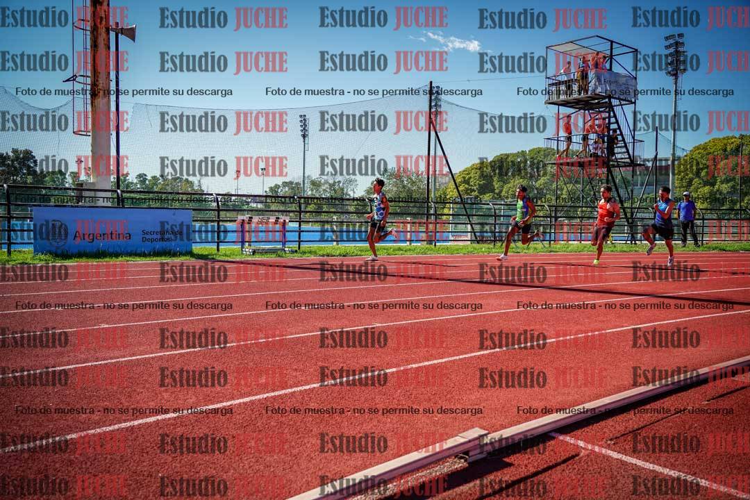 Fotos de los 200 m llanos de varones