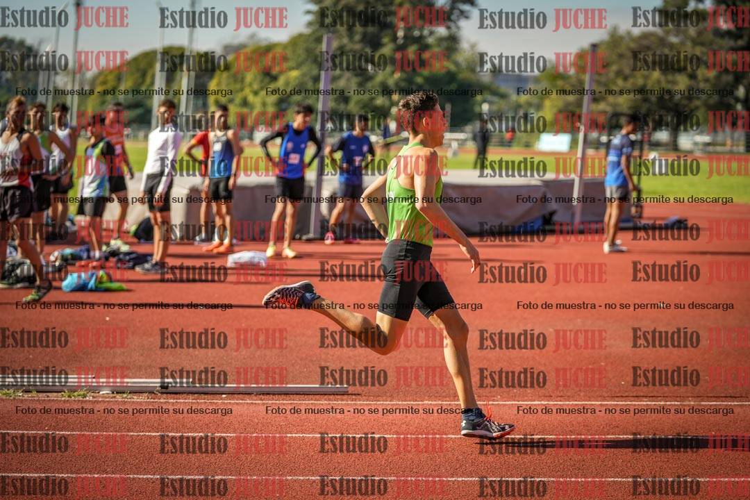 Fotos de los 800 m llanos de varones