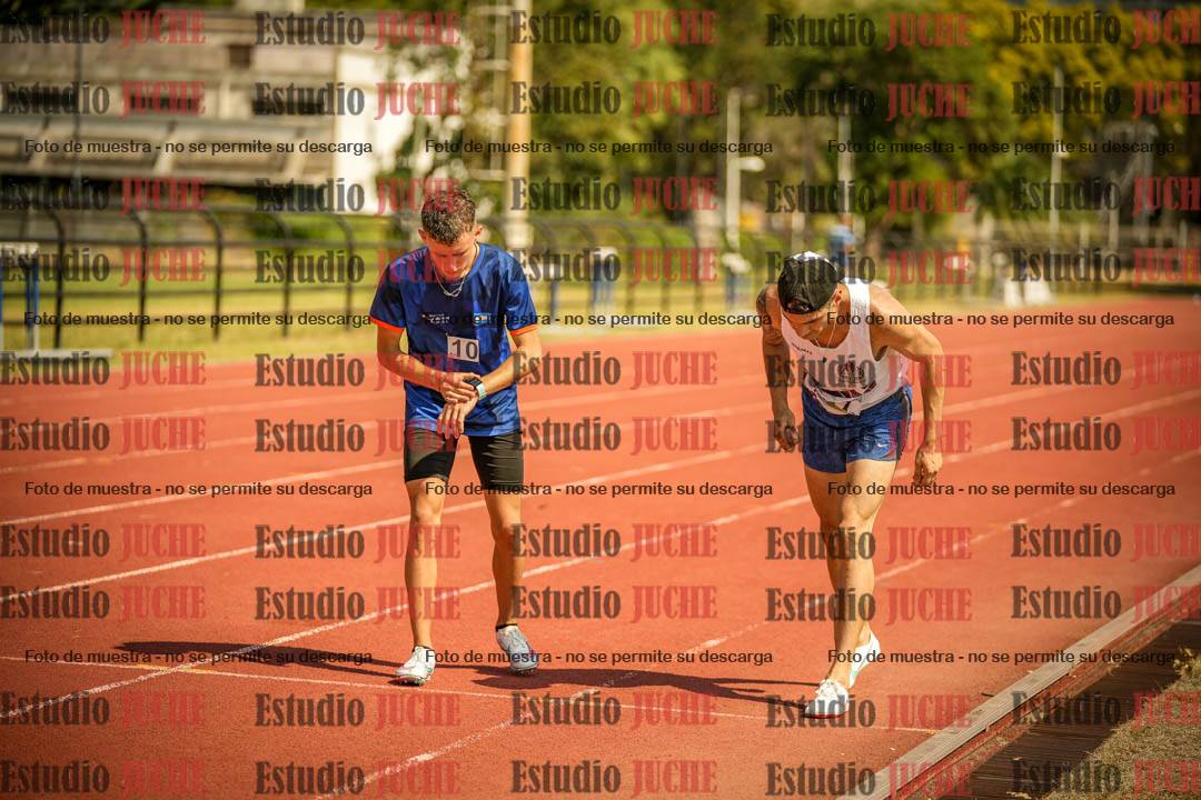 Fotos de los 3000 m con obstáculos de varones