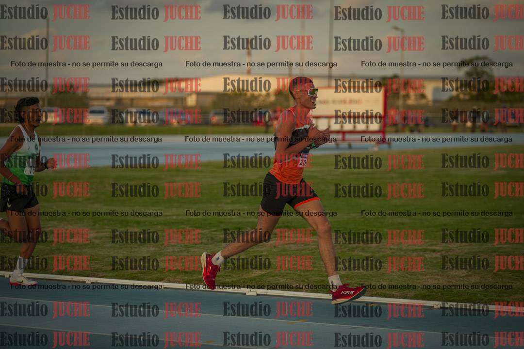 Fotos de los 3000 m llanos de varones