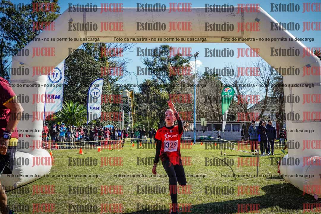 Fotos de la llegada del cross de 1500 m